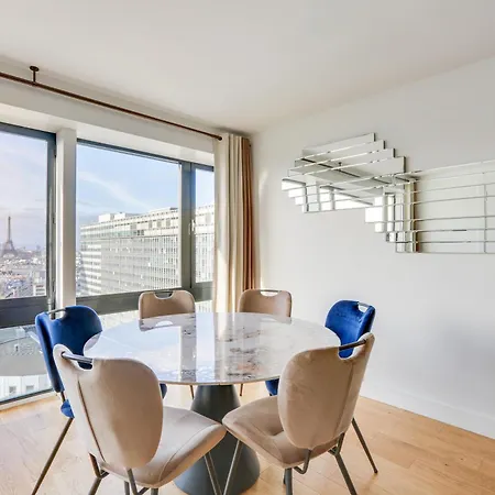 Apartmán Luxury 75m2 With Eiffel Tower View, Metro 1 Min, Parking *