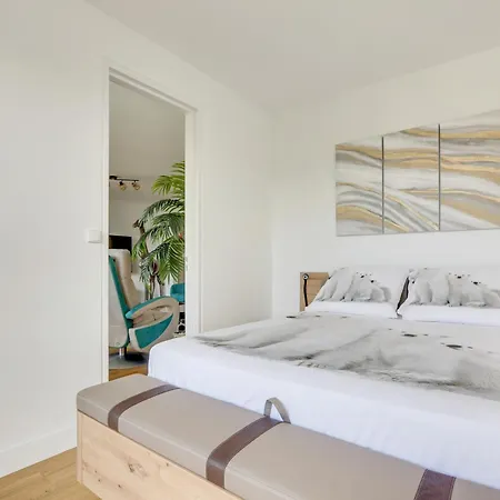 公寓 Luxury 75m2 With Eiffel Tower View, Metro 1 Min, Parking 巴黎