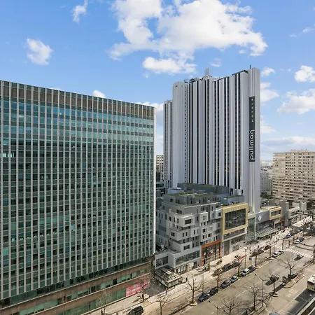 Luxury 75m2 With Eiffel Tower View, Metro 1 Min, Parking Paříž