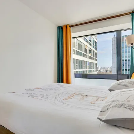 Luxury 75m2 With Eiffel Tower View, Metro 1 Min, Parking *