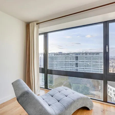 Luxury 75m2 With Eiffel Tower View, Metro 1 Min, Parking 公寓
