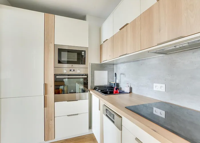 Luxury 75m2 With Eiffel Tower View, Metro 1 Min, Parking