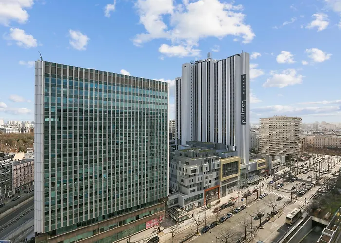 Luxury 75m2 With Eiffel Tower View, Metro 1 Min, Parking パリ