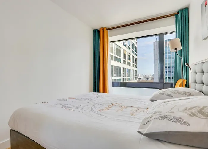 Luxury 75m2 With Eiffel Tower View, Metro 1 Min, Parking *