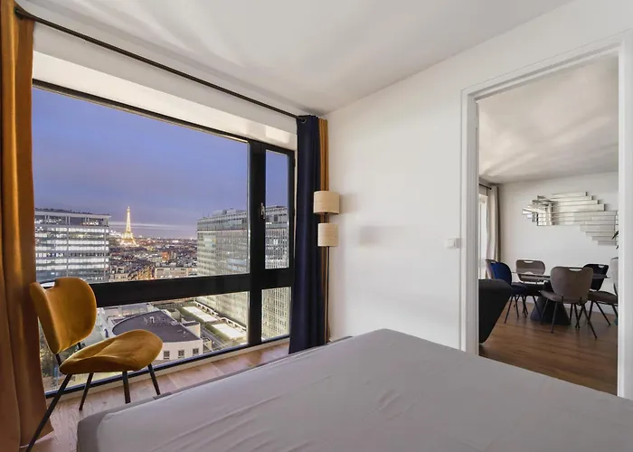Luxury 75m2 With Eiffel Tower View, Metro 1 Min, Parking * パリ