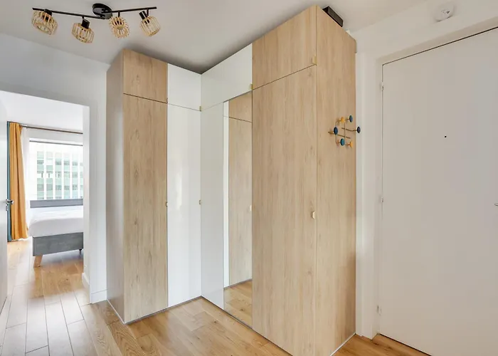 Luxury 75m2 With Eiffel Tower View, Metro 1 Min, Parking アパート *