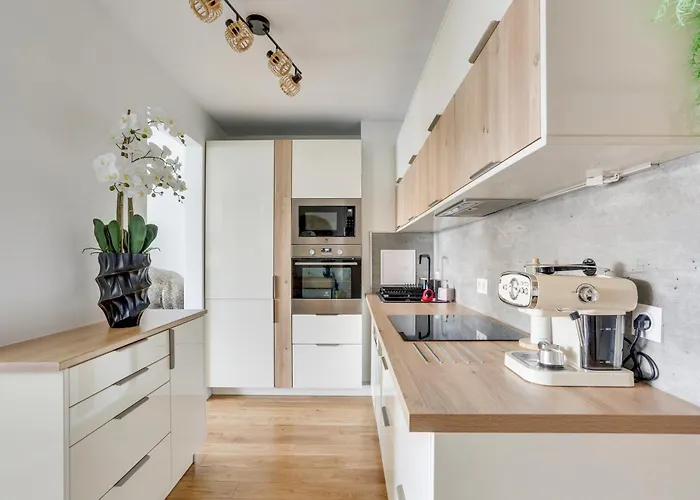 Luxury 75m2 With Eiffel Tower View, Metro 1 Min, Parking *