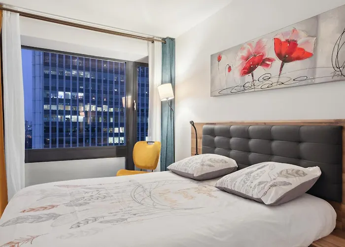 Luxury 75m2 With Eiffel Tower View, Metro 1 Min, Parking * パリ